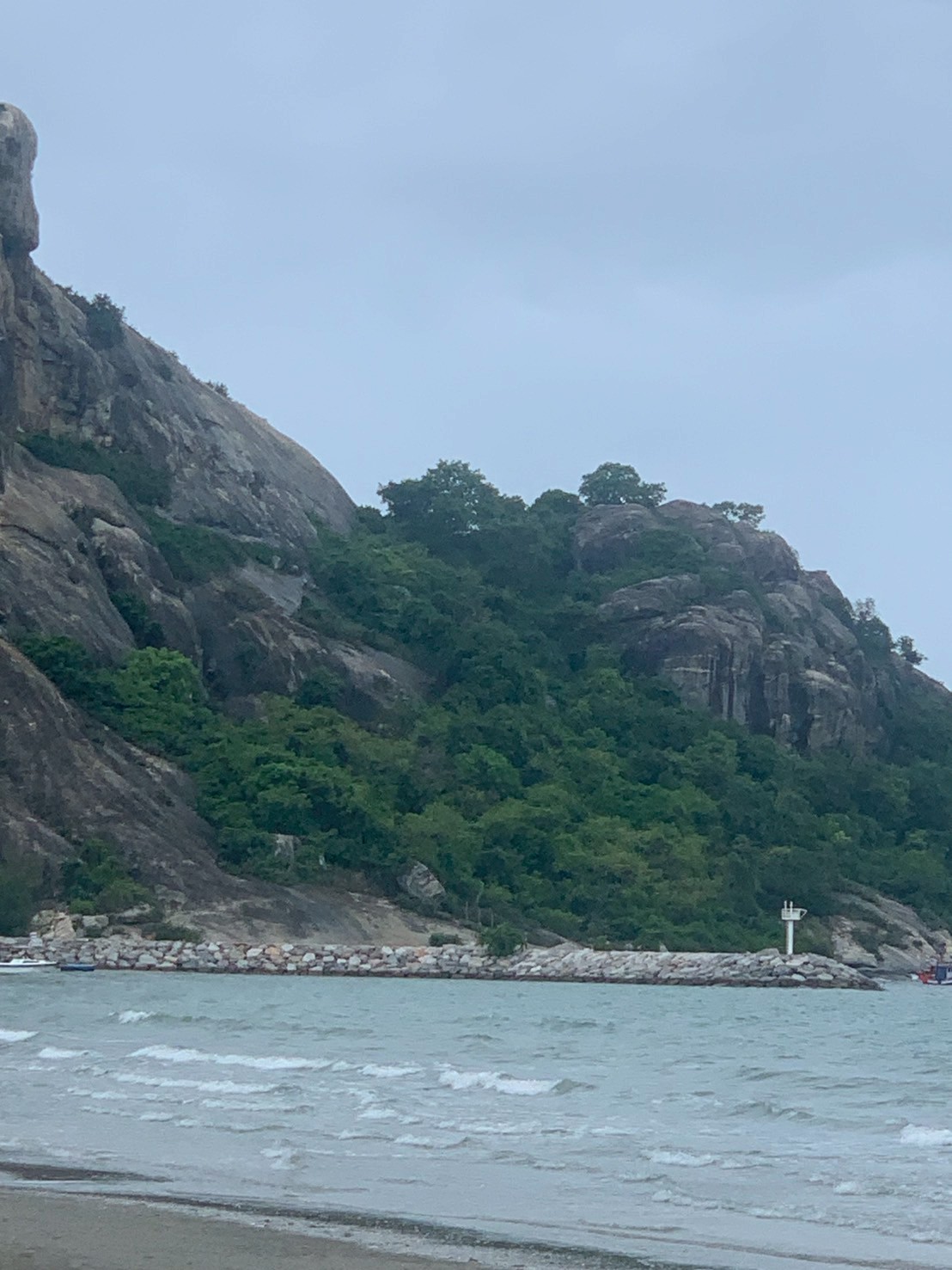 หาดเขาตะเกียบ